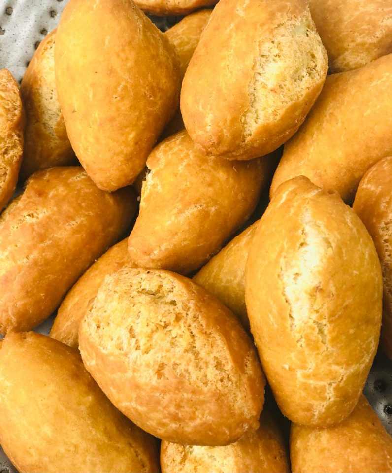 Splendor Cakes and Pasteries Egg Roll