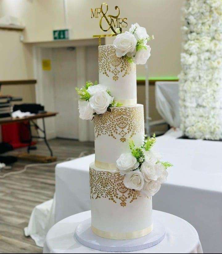 Splendor Cakes and Pasteries White Wedding Cakes